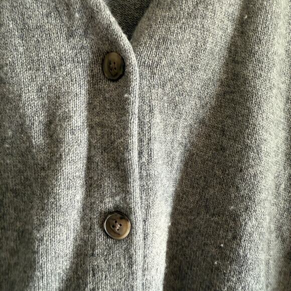 MADEWELL | Gray V Neck Merino Wool Relaxed Fit Cardigan Sweater | Small - Picture 5 of 6